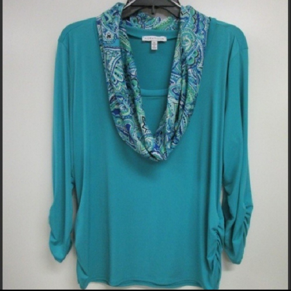 Notations ladies turquoise top w/paisley scarf XL